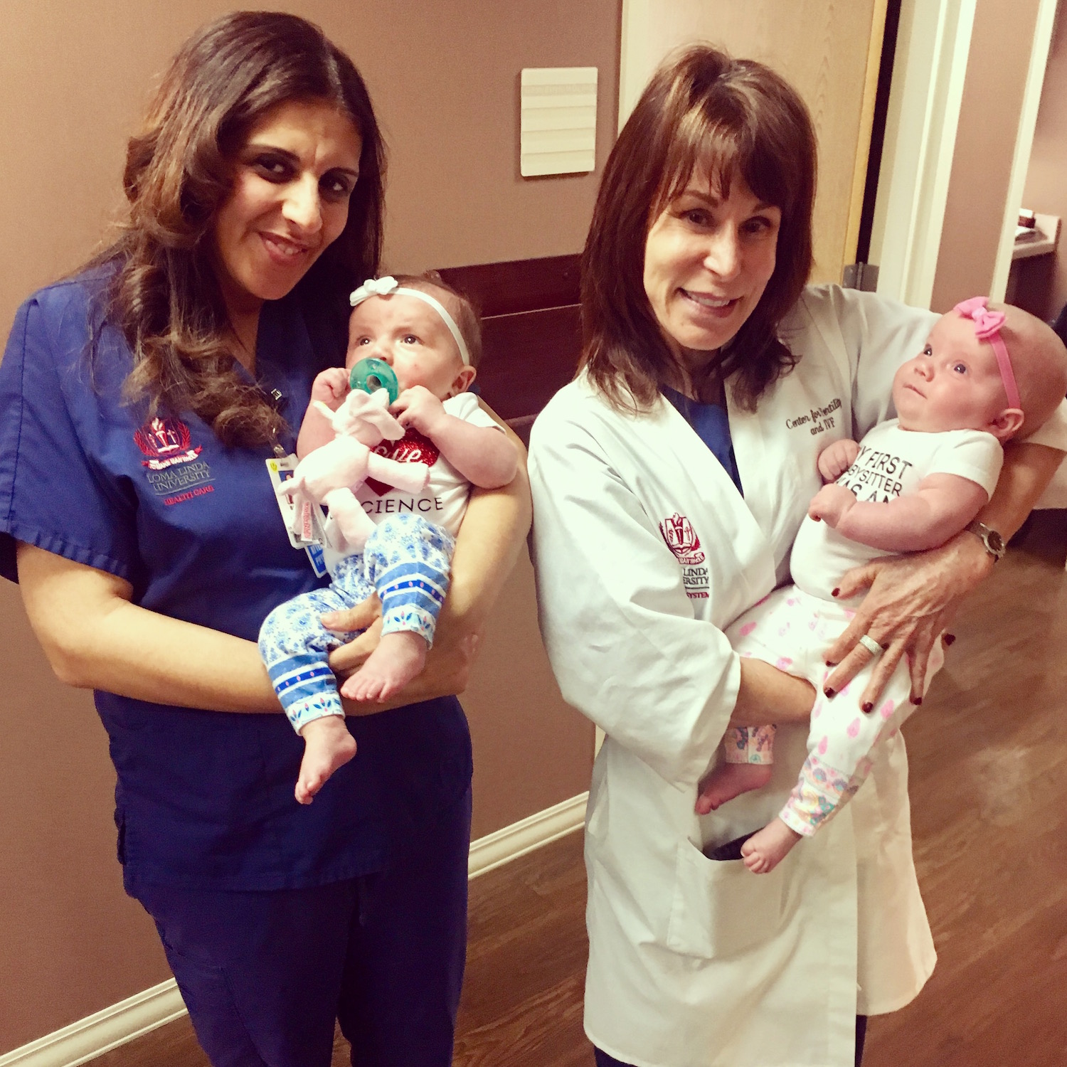 Babies Amelia & Alice with their doctors | LLU Center for Fertility